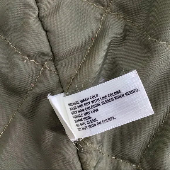 GAP Military Utility Green Quilted Sherpa Lined Jacket with Hood Size Small